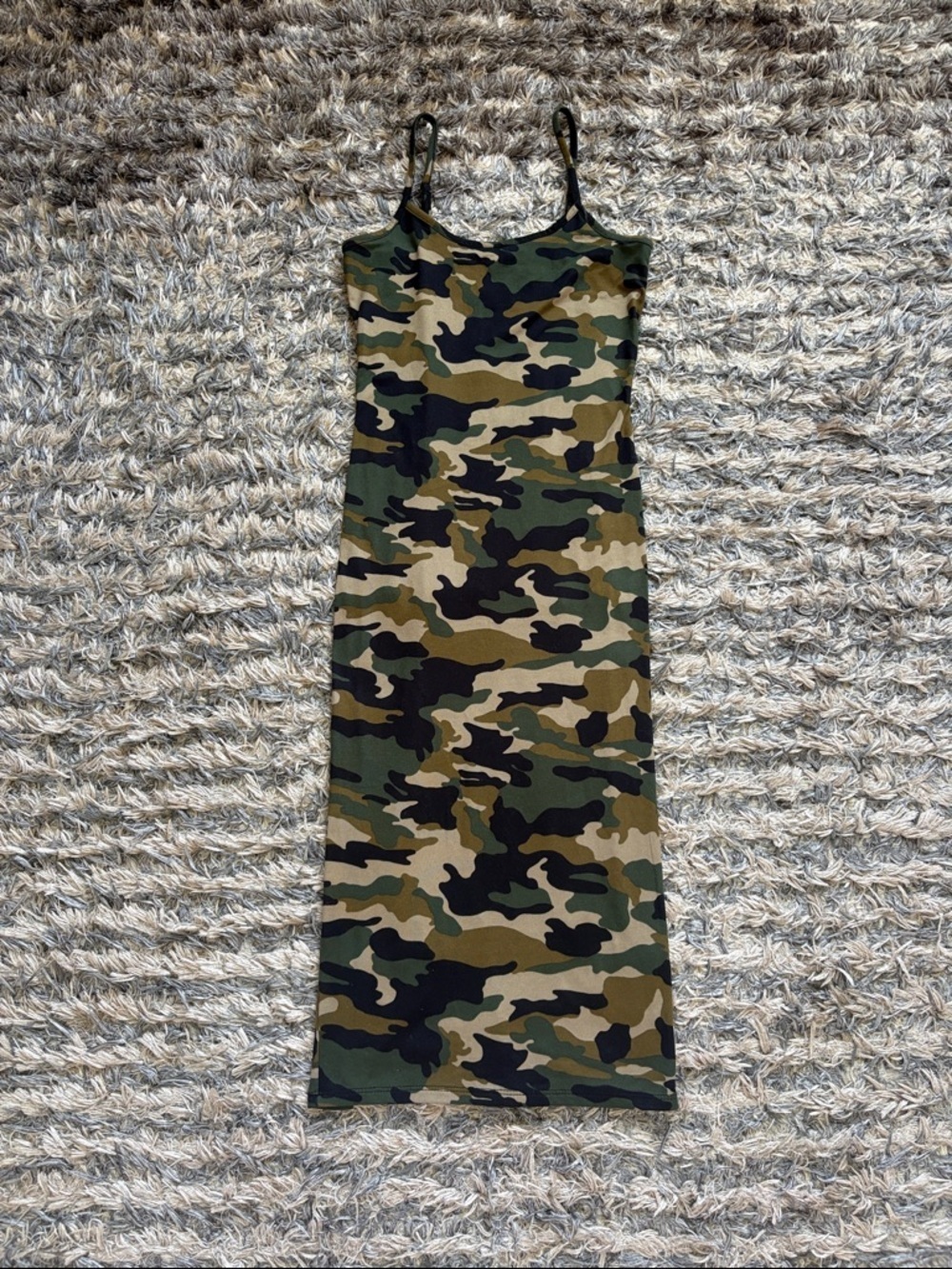 Heart Hips Camo Bodycon Midi Dress in Green, Brown, Black Size S